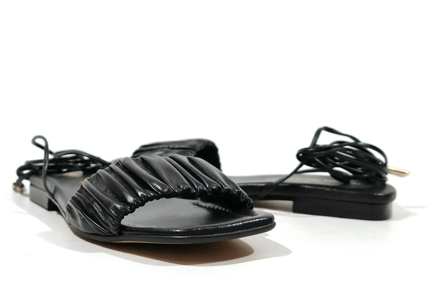 Sandalias planas con pala fruncida y cintas para mujer - Image 7