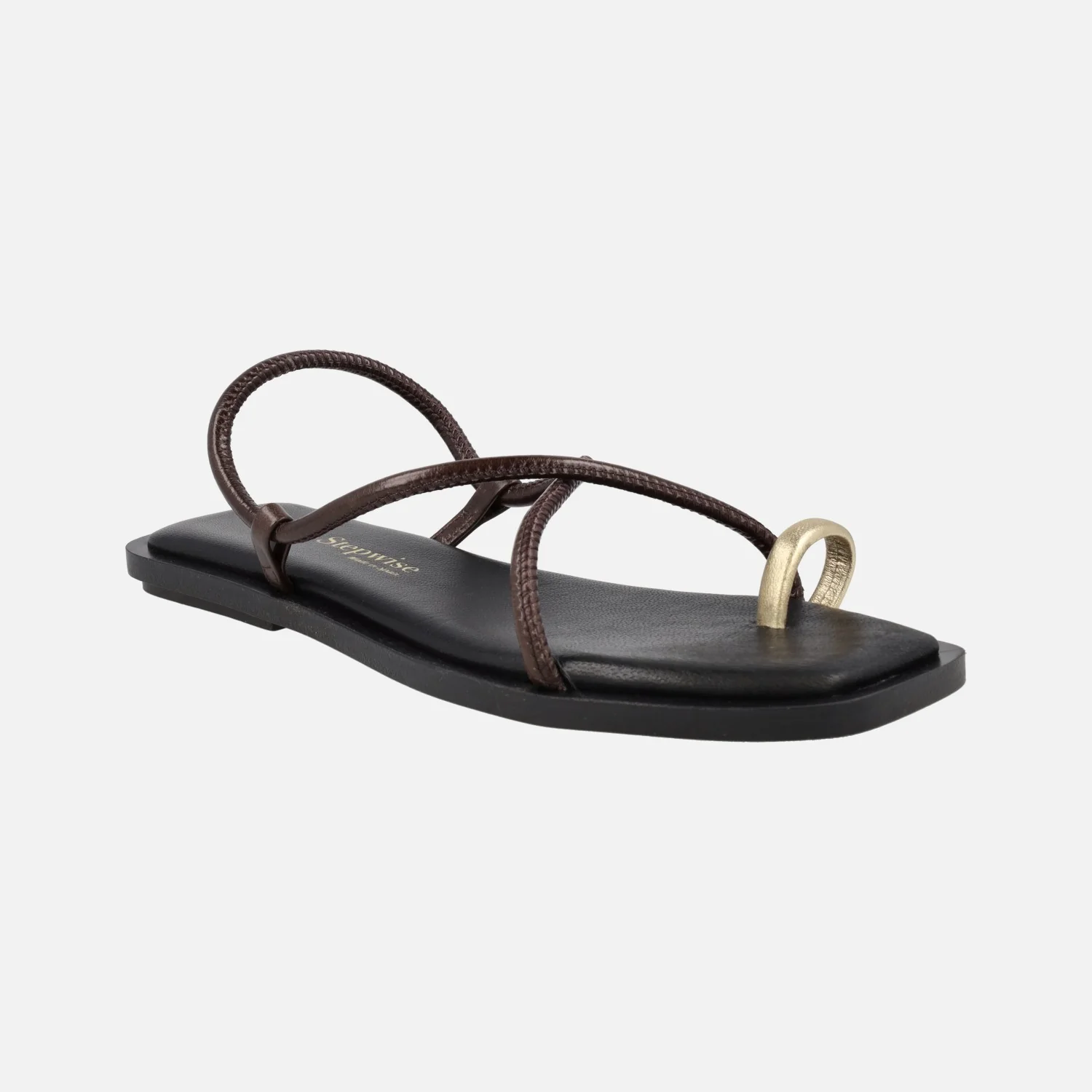 Sandalias planas de piel Katia con pieza dorada para dedo - Image 11
