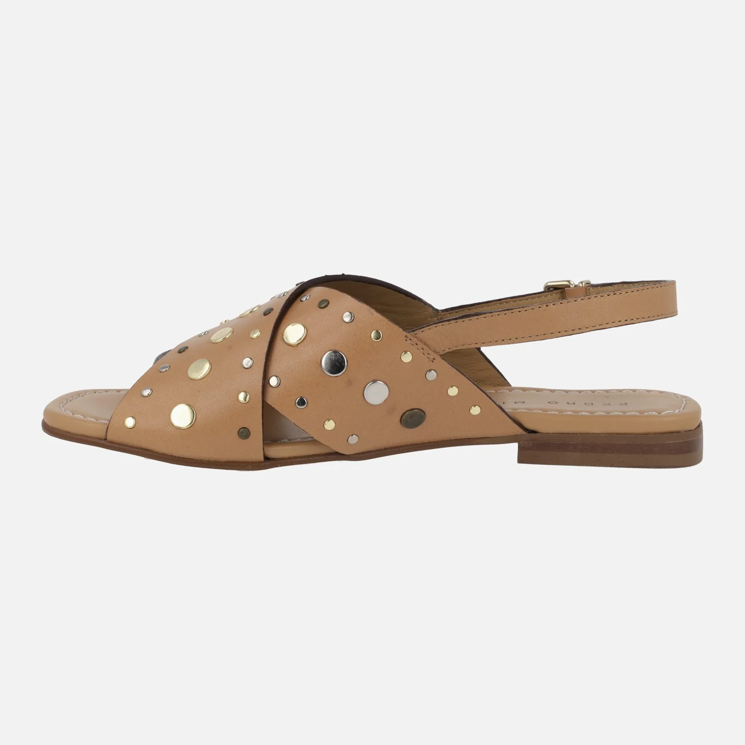 Sandalias planas de tiras cruzadas con remaches metálicos - Image 3