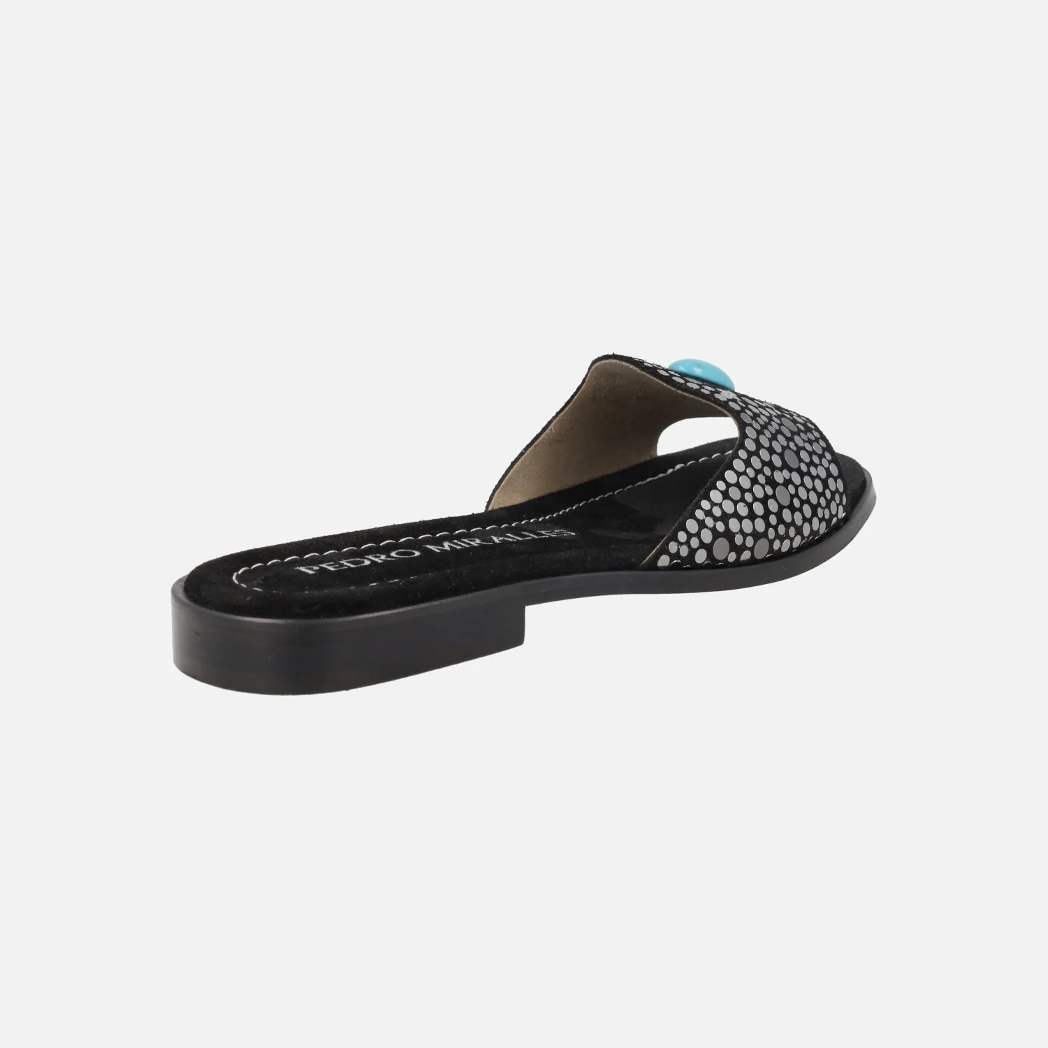 Sandalias planas estilo palas con tachas y pedrería - Image 10