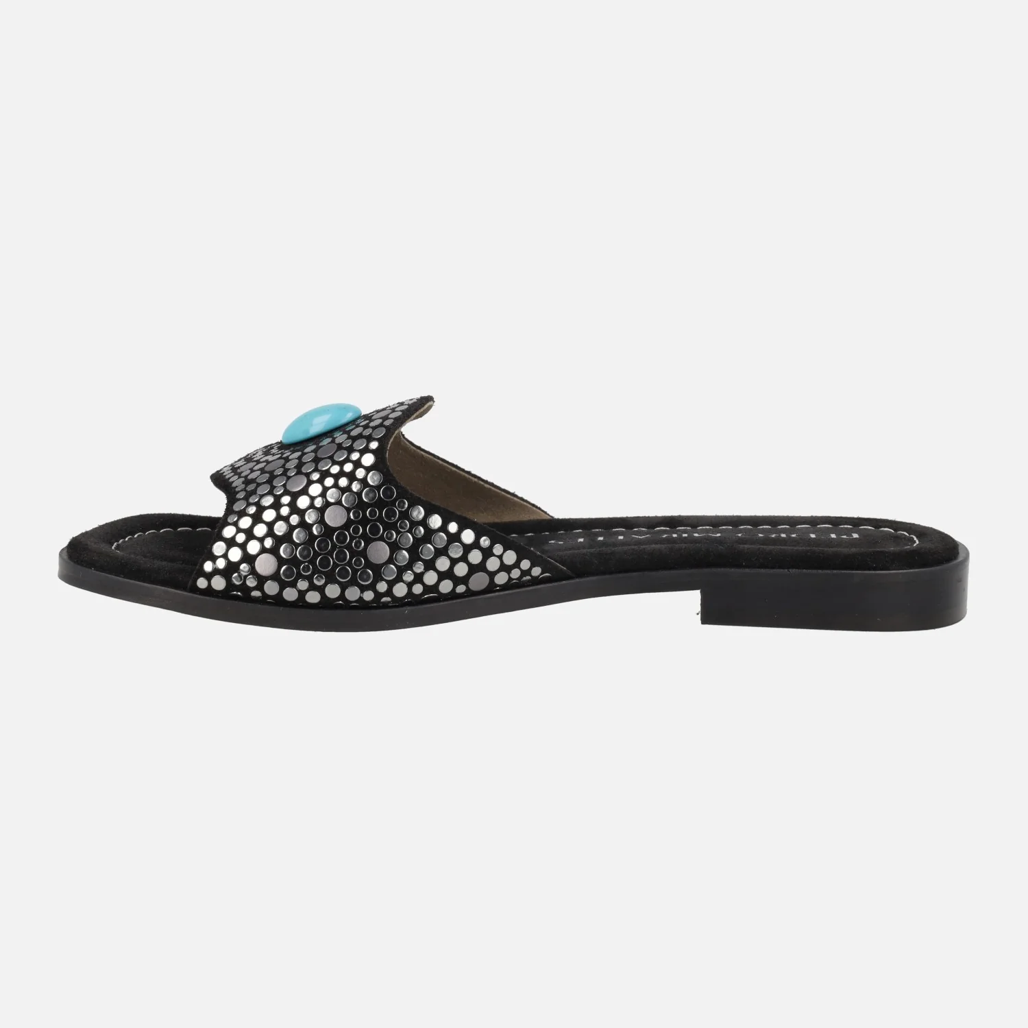 Sandalias planas estilo palas con tachas y pedrería - Image 9