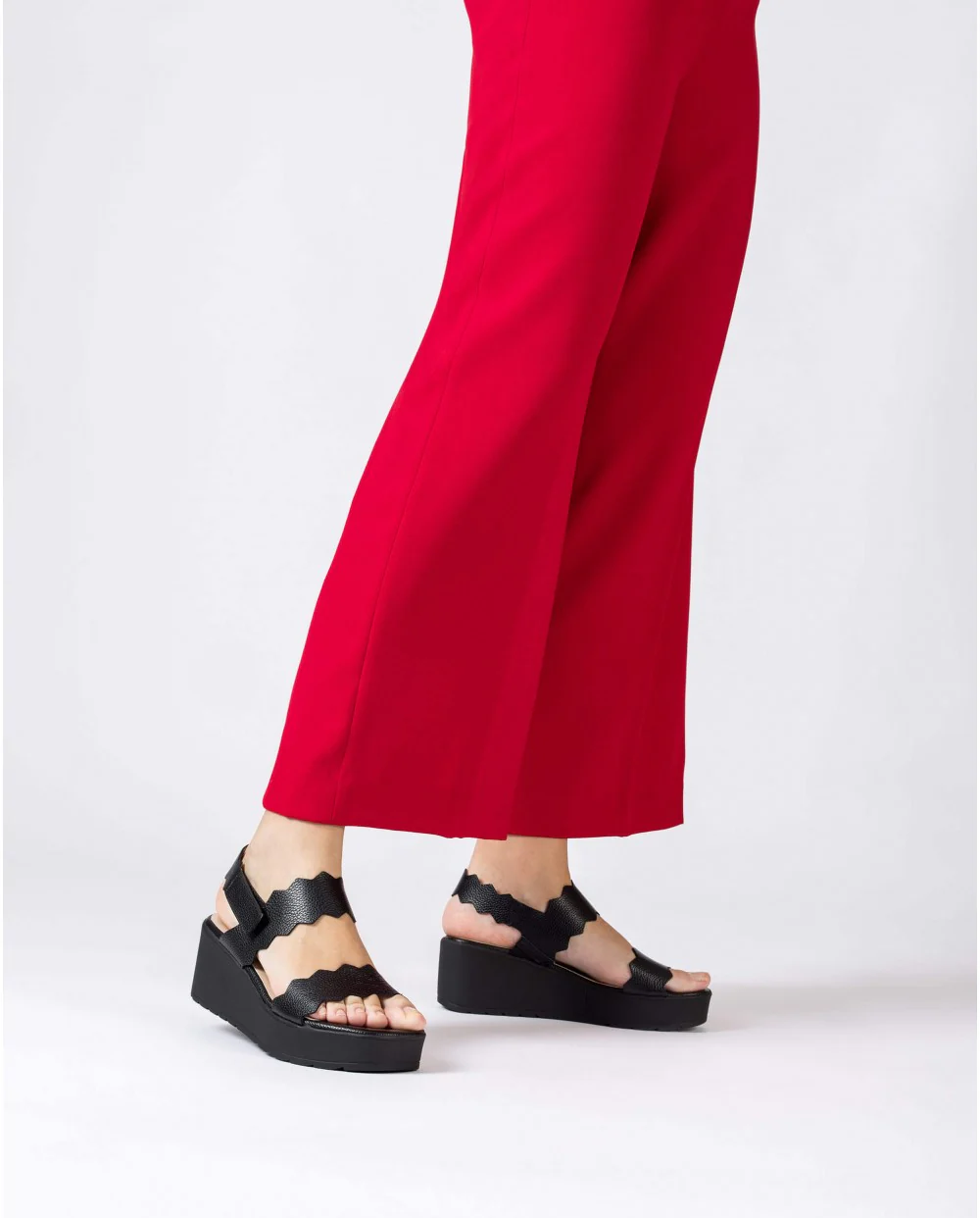 Sandalias Purpura de piel con cuña WondersFLY - Image 9