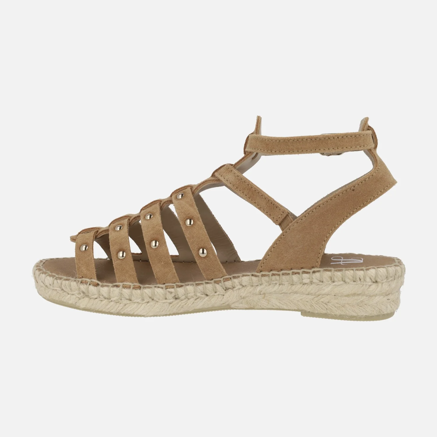 Sandalias romanas de serraje camel con tachas doradas y suela de yute - Image 3