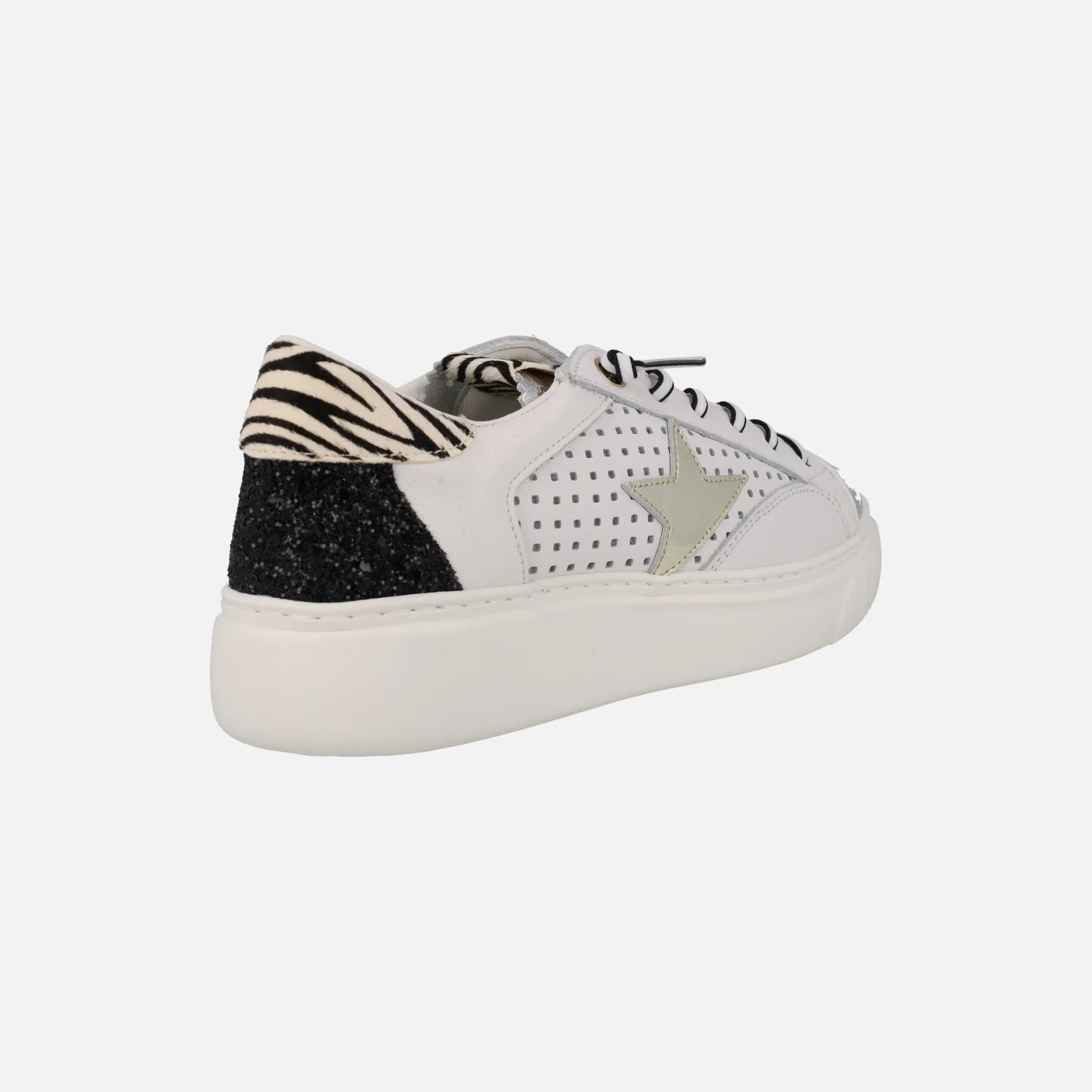 Zapatillas deportivas Cetti en piel blanca con detalles en cebra - Image 4