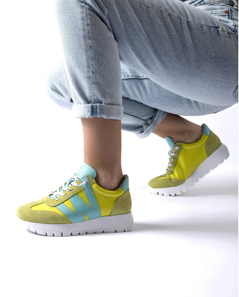 Zapatillas deportivas combinadas Racer con cordones elásticos - Image 9