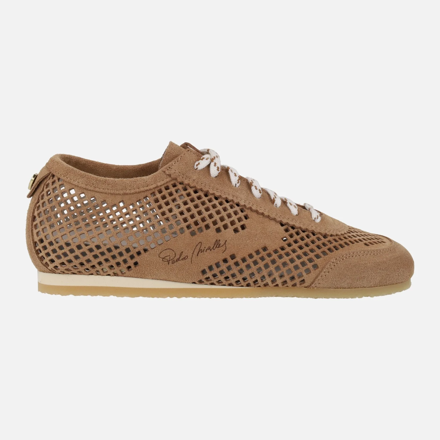 Zapatillas deportivas con cordones y detalle de picados Zaros