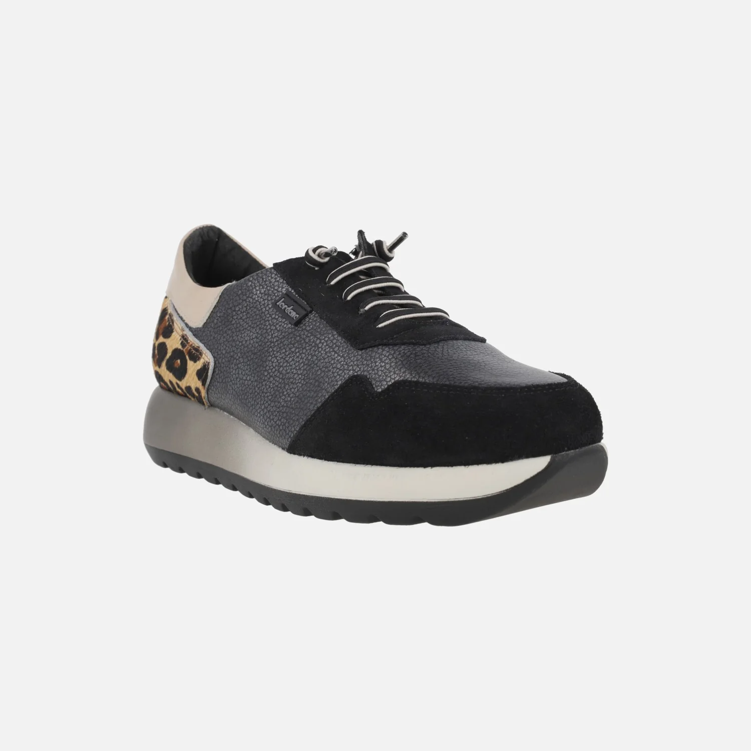 Zapatillas deportivas de piel combinadas con animal print - Image 8