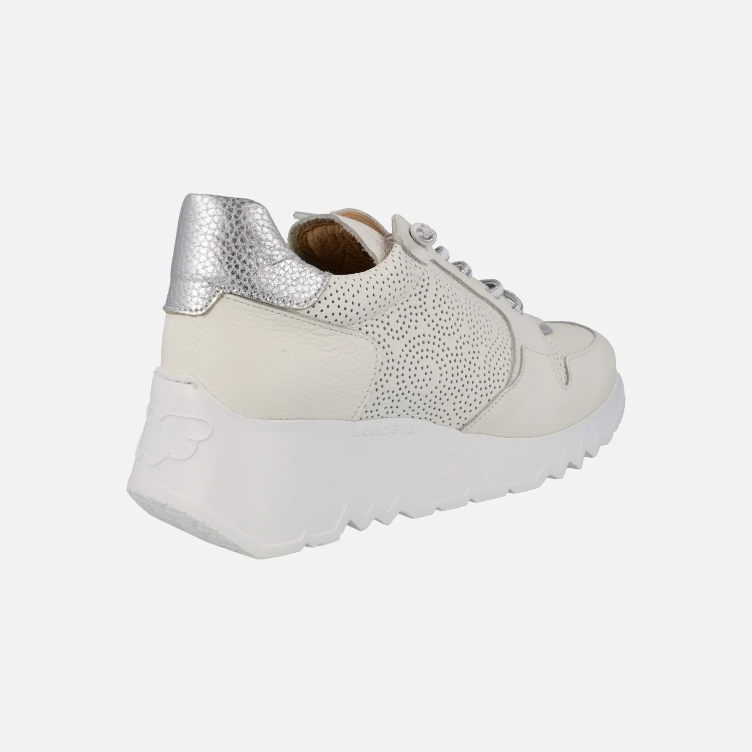 Zapatillas deportivas de piel con dibujos troquelados - Image 4