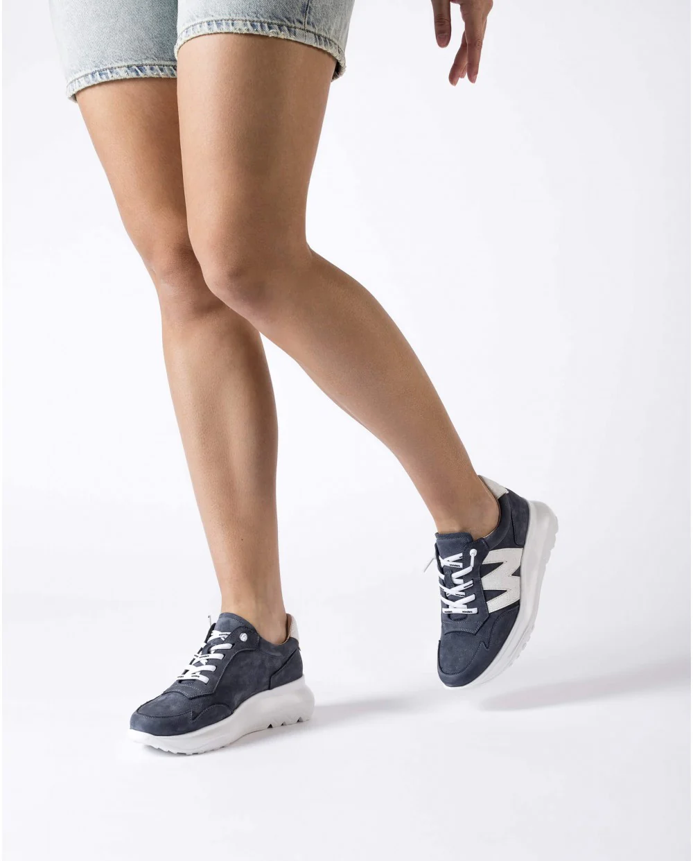 Zapatillas deportivas Samira en nobuck azul marino - Image 2