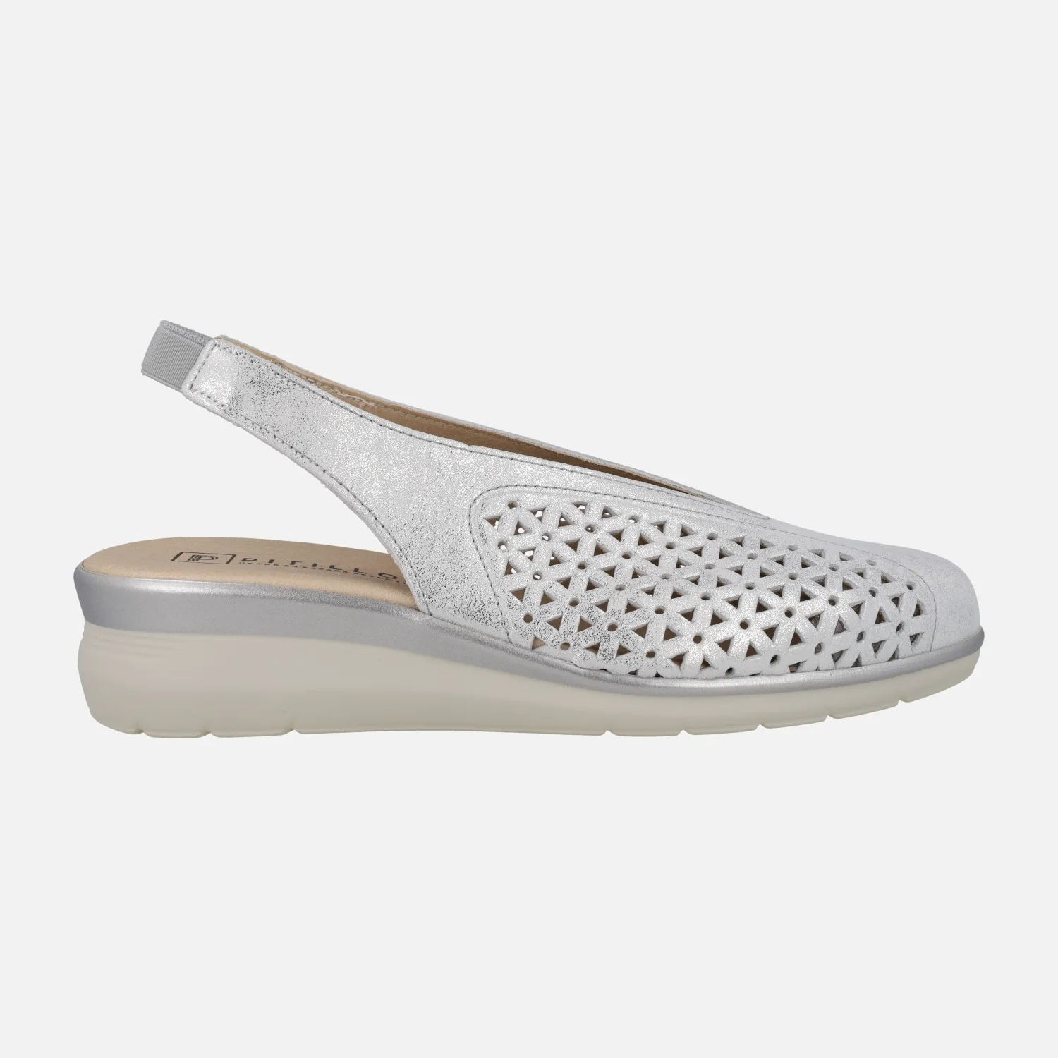 Zapatos confort destalonados en piel plata con detalle de troquelados