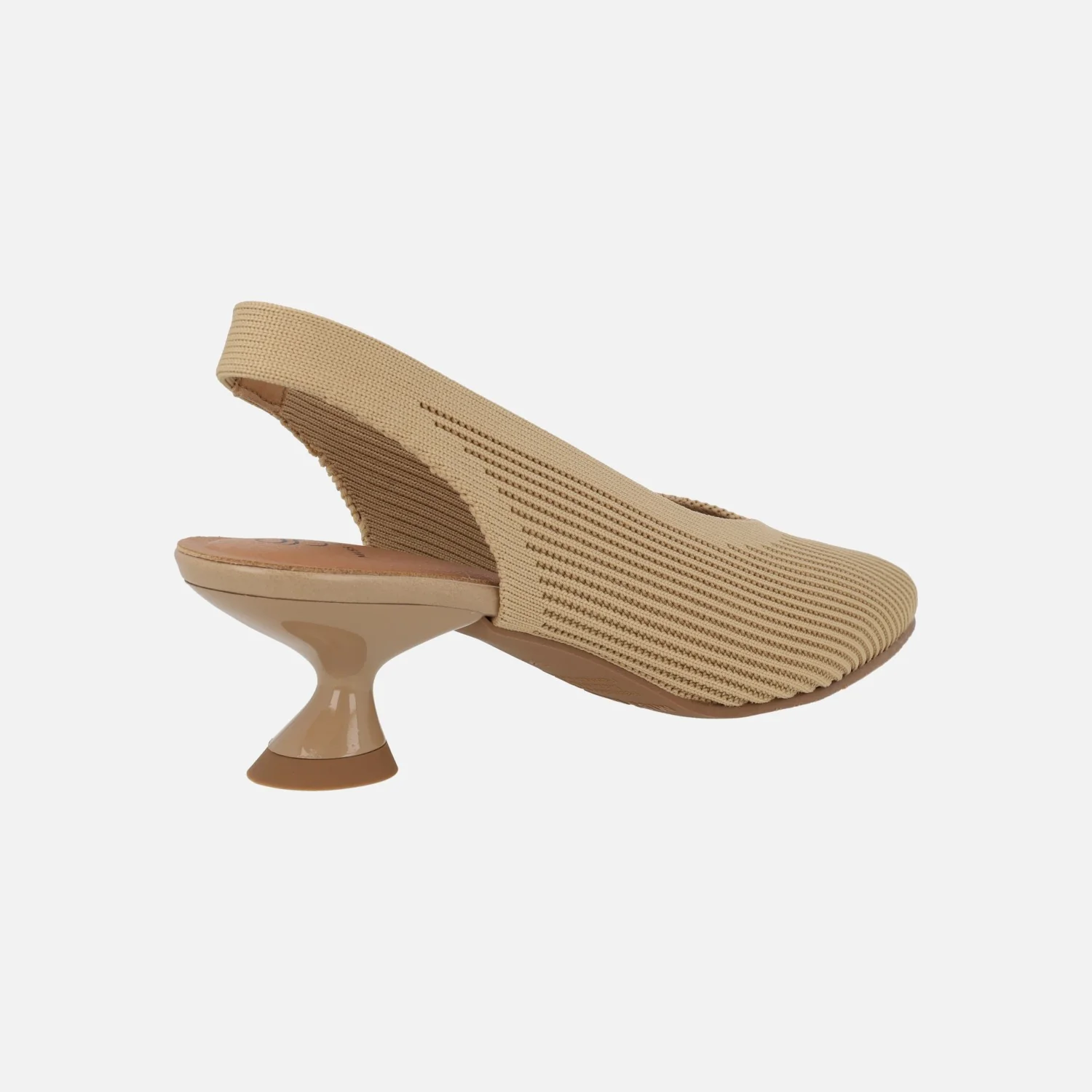 Zapatos corte salón destalonados con escote pico - Image 10