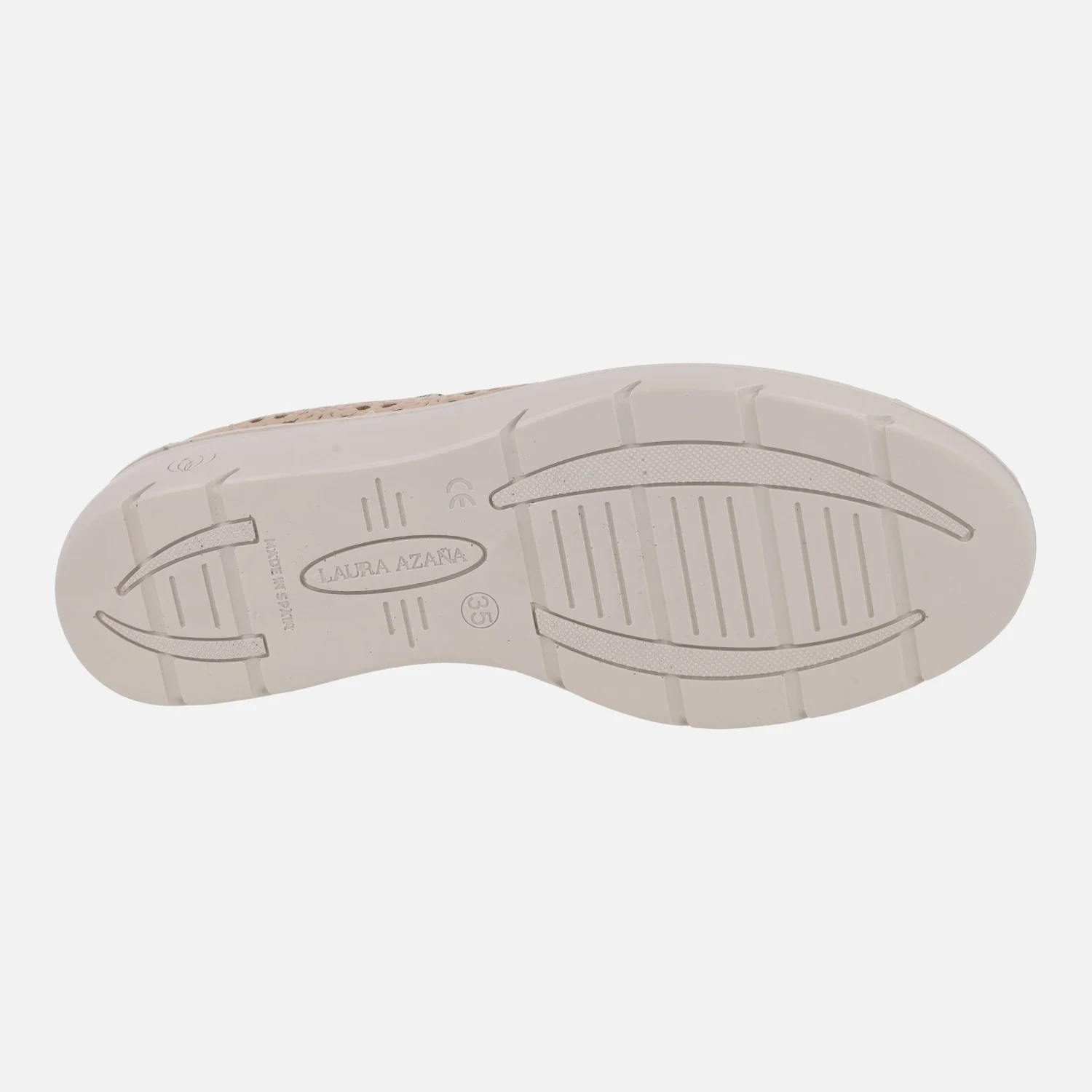 Zapatos de piel beige con detalle de troquelados - Image 6