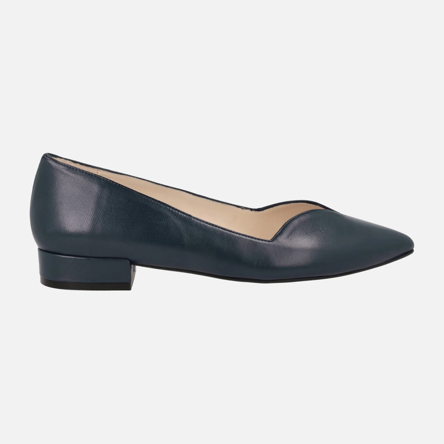 Zapatos de piel con tacón bajo y escote pico Breda - Image 6