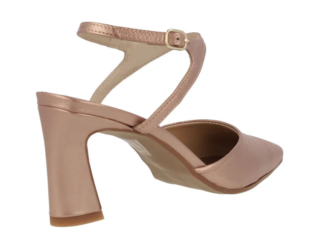 Zapatos de piel corte salón con pulsera al tobillo Lonel - Image 9