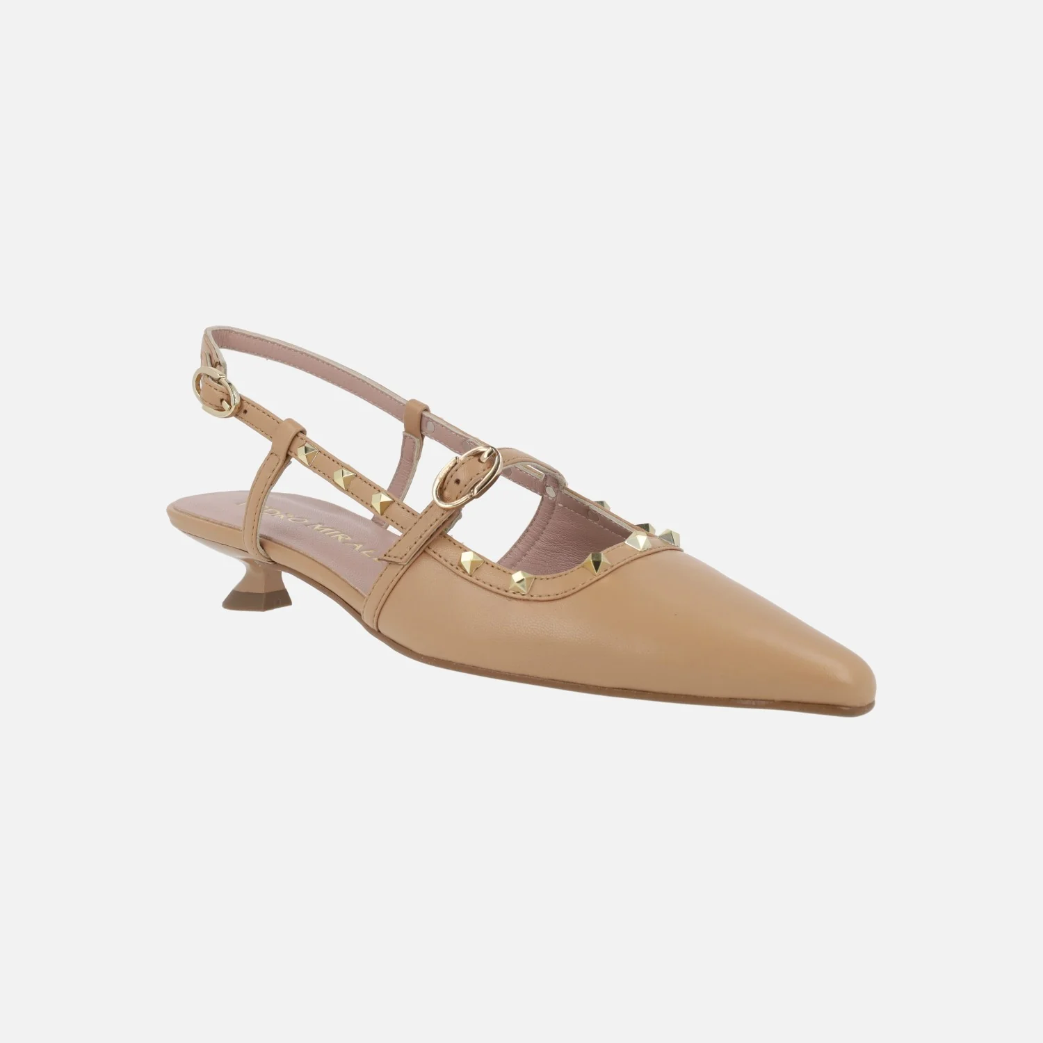 Zapatos de piel destalonados con corte salón y tachas - Image 7