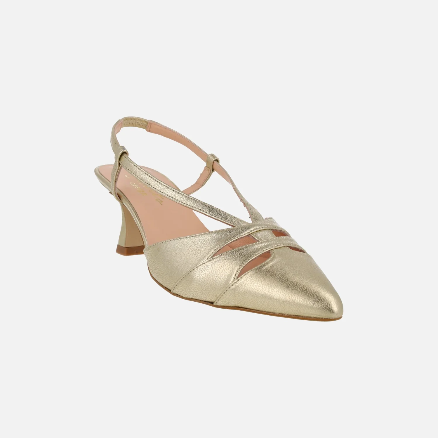 Zapatos de salón destalonados en piel dorada con aberturas - Image 2