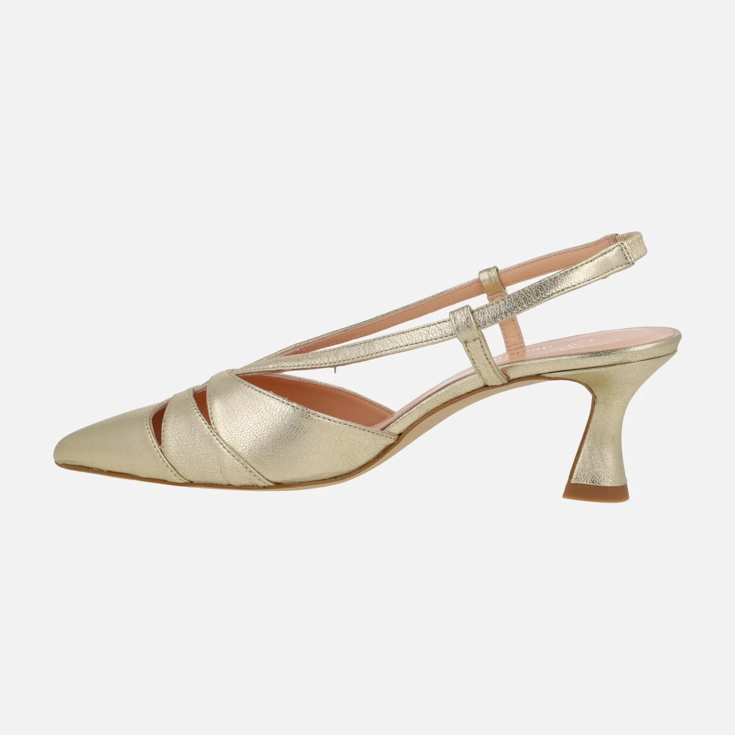 Zapatos de salón destalonados en piel dorada con aberturas - Image 3