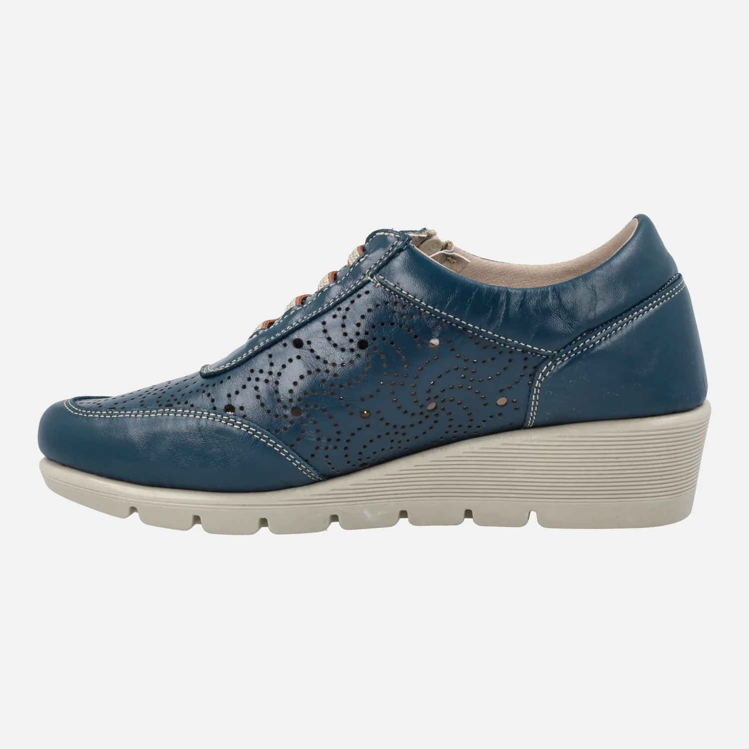 Zapatos deportivos de piel con dibujos troquelados - Image 16