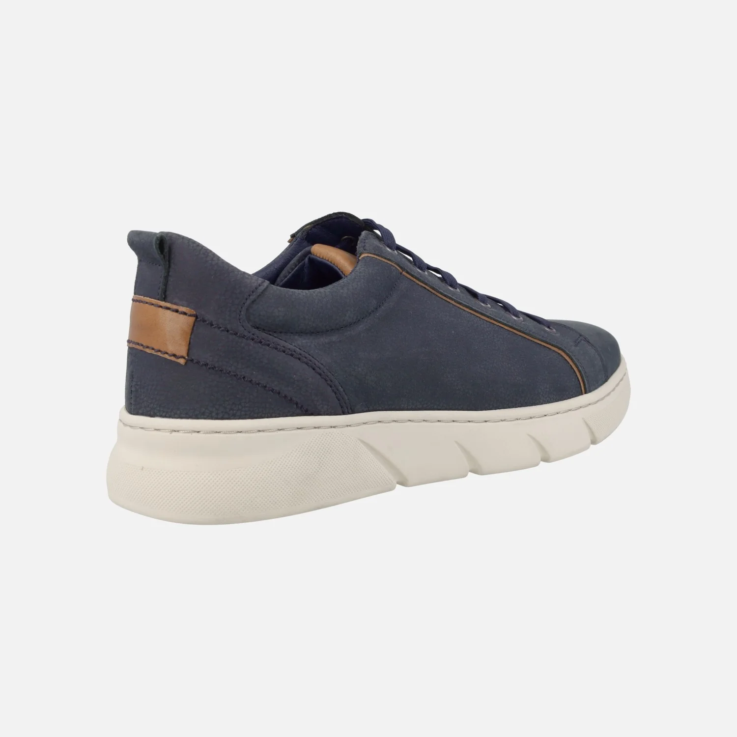 Zapatos deportivos para hombre en piel nobuck con cordones - Image 9