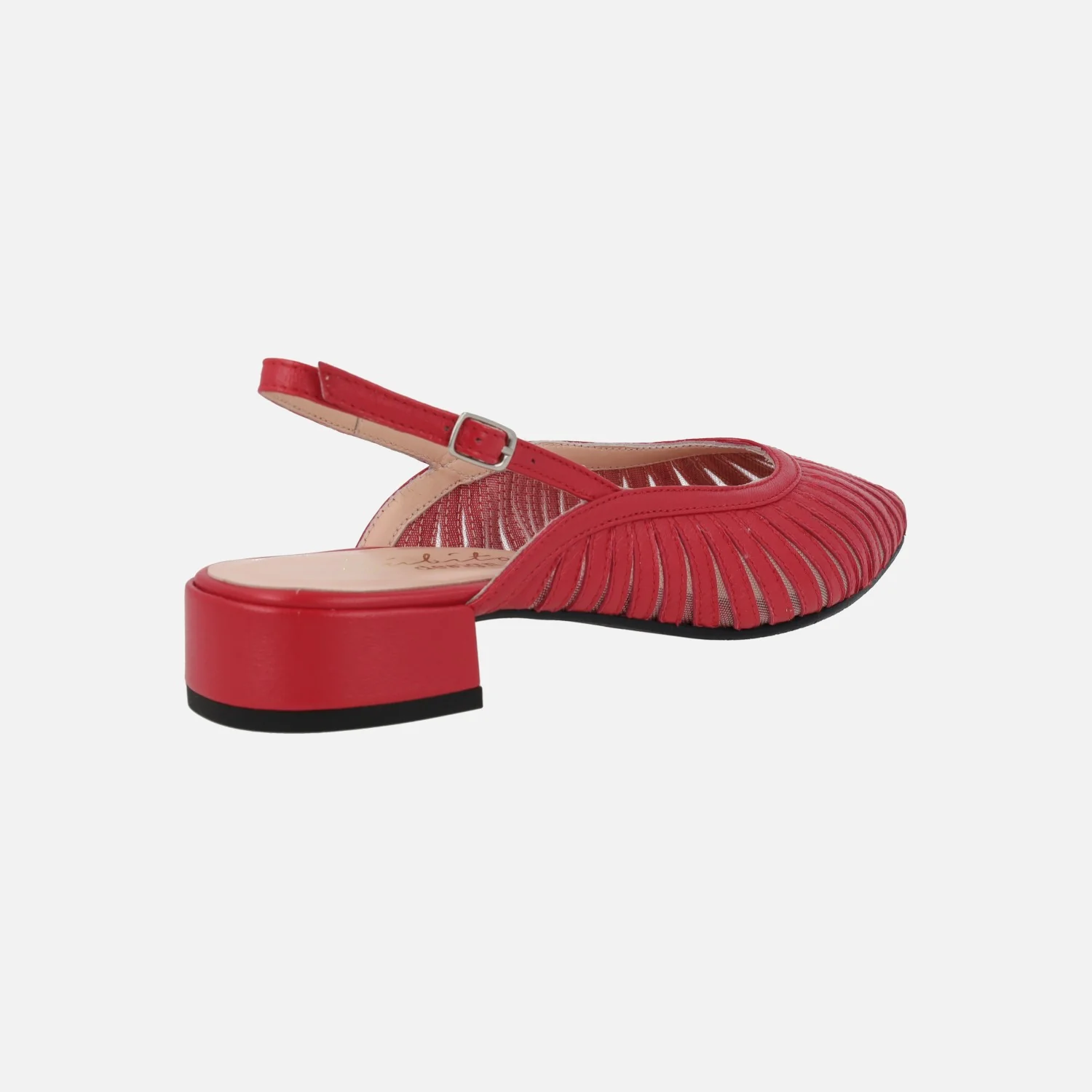 Zapatos destalonados en piel roja y rejilla con tacones bajos - Image 4