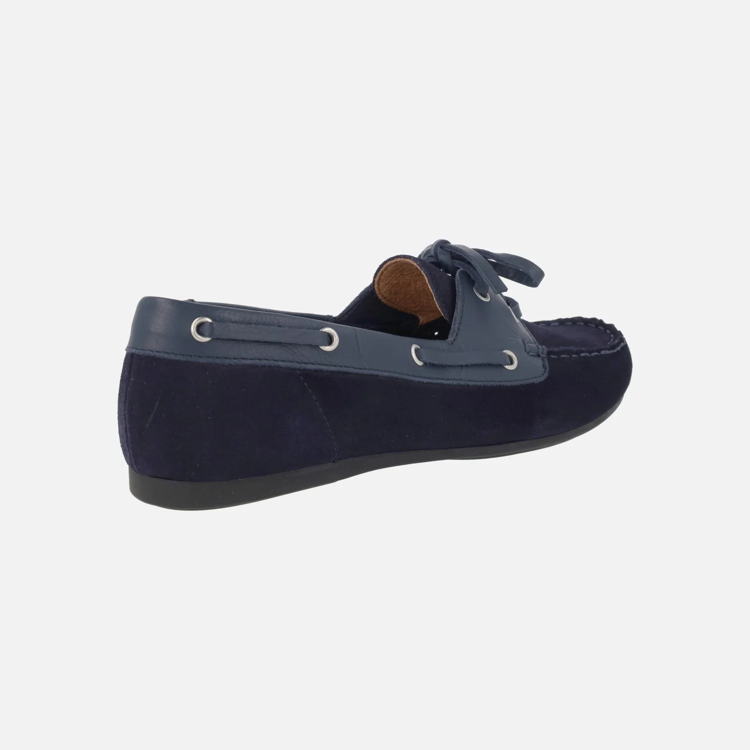 Zapatos náuticos de serraje y piel con cierre de cordones - Image 10