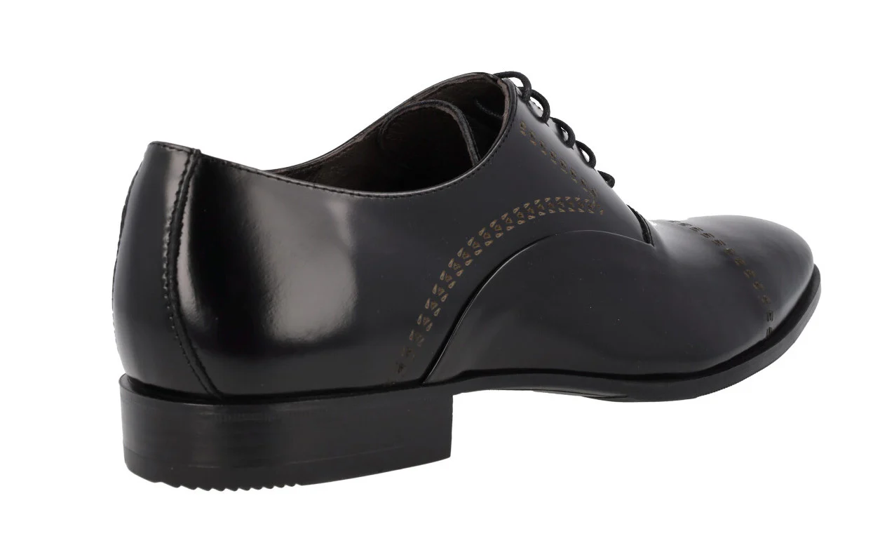 Zapatos oxford para hombre en piel antick con dibujos grabados - Image 8