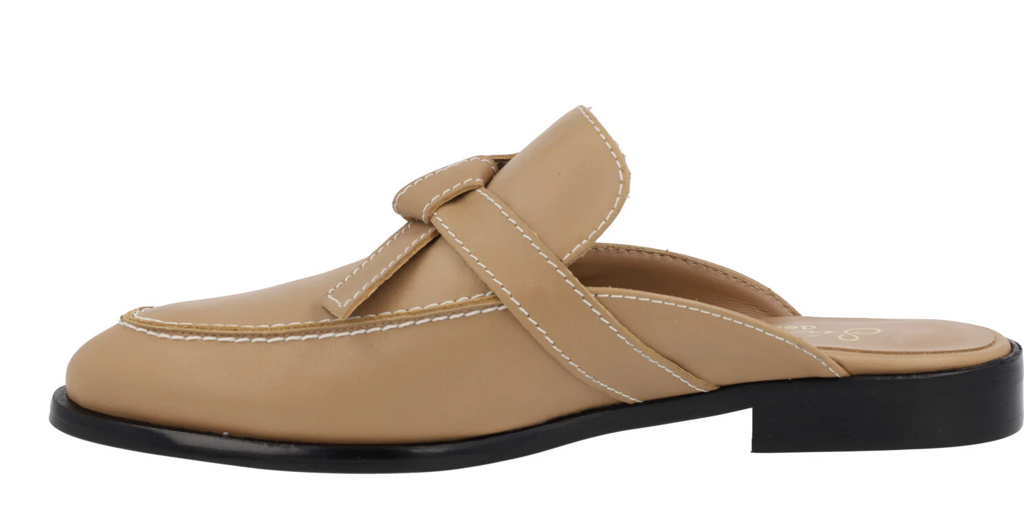 Zuecos de piel camel con detalle de nudo - Image 3