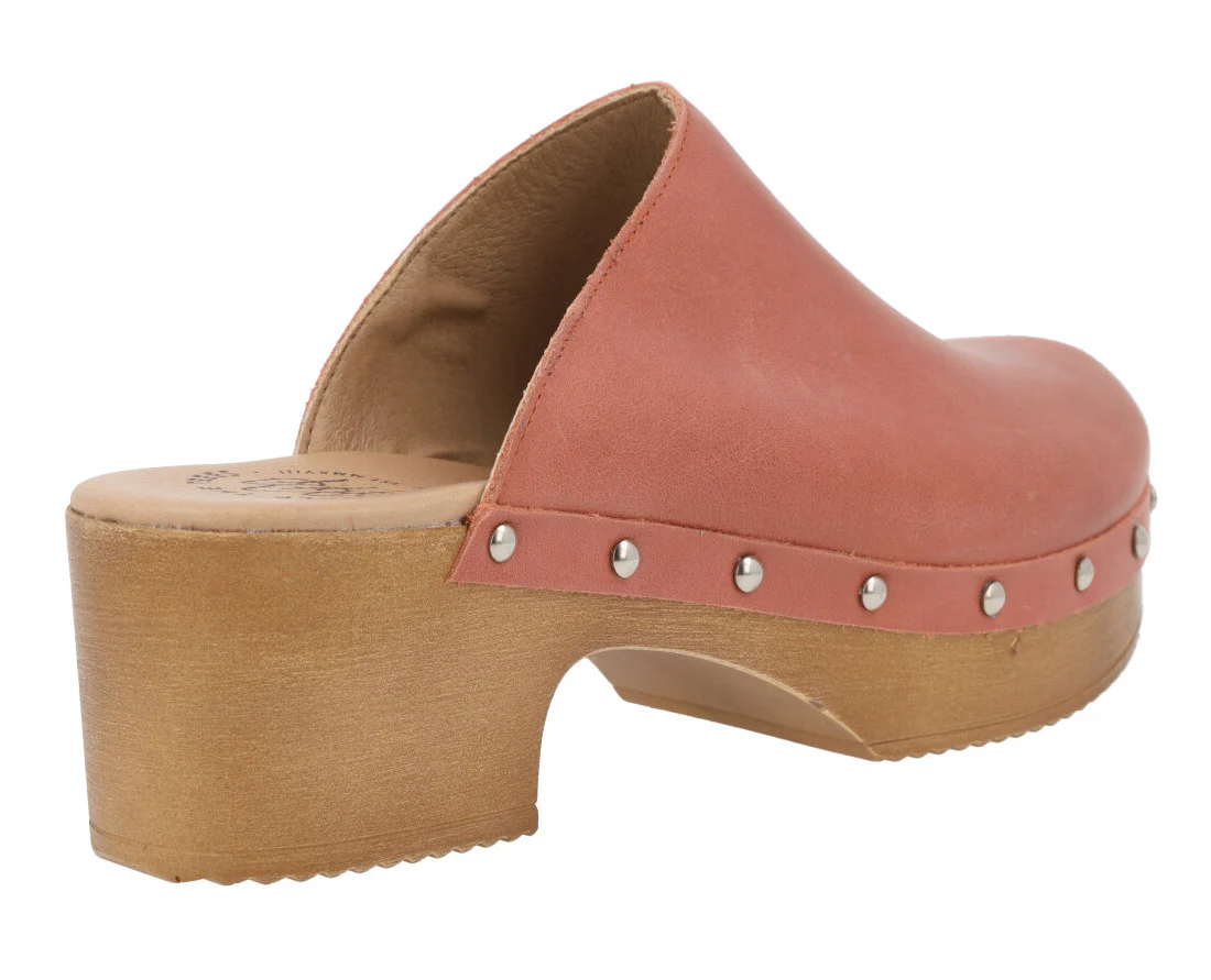 Zuecos de piel para mujer con tachas Help the trees - Image 9