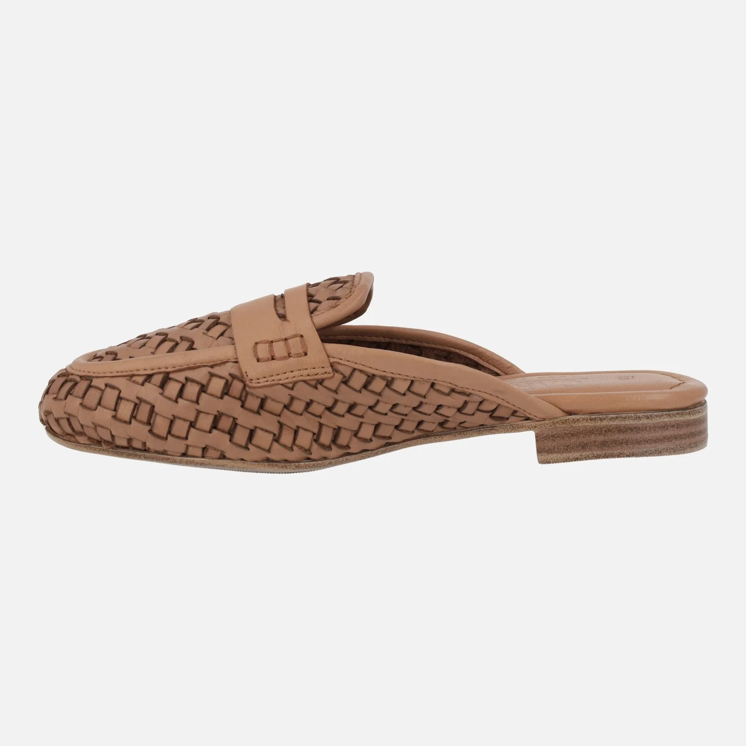 Zuecos de piel trenzada en color camel - Image 3