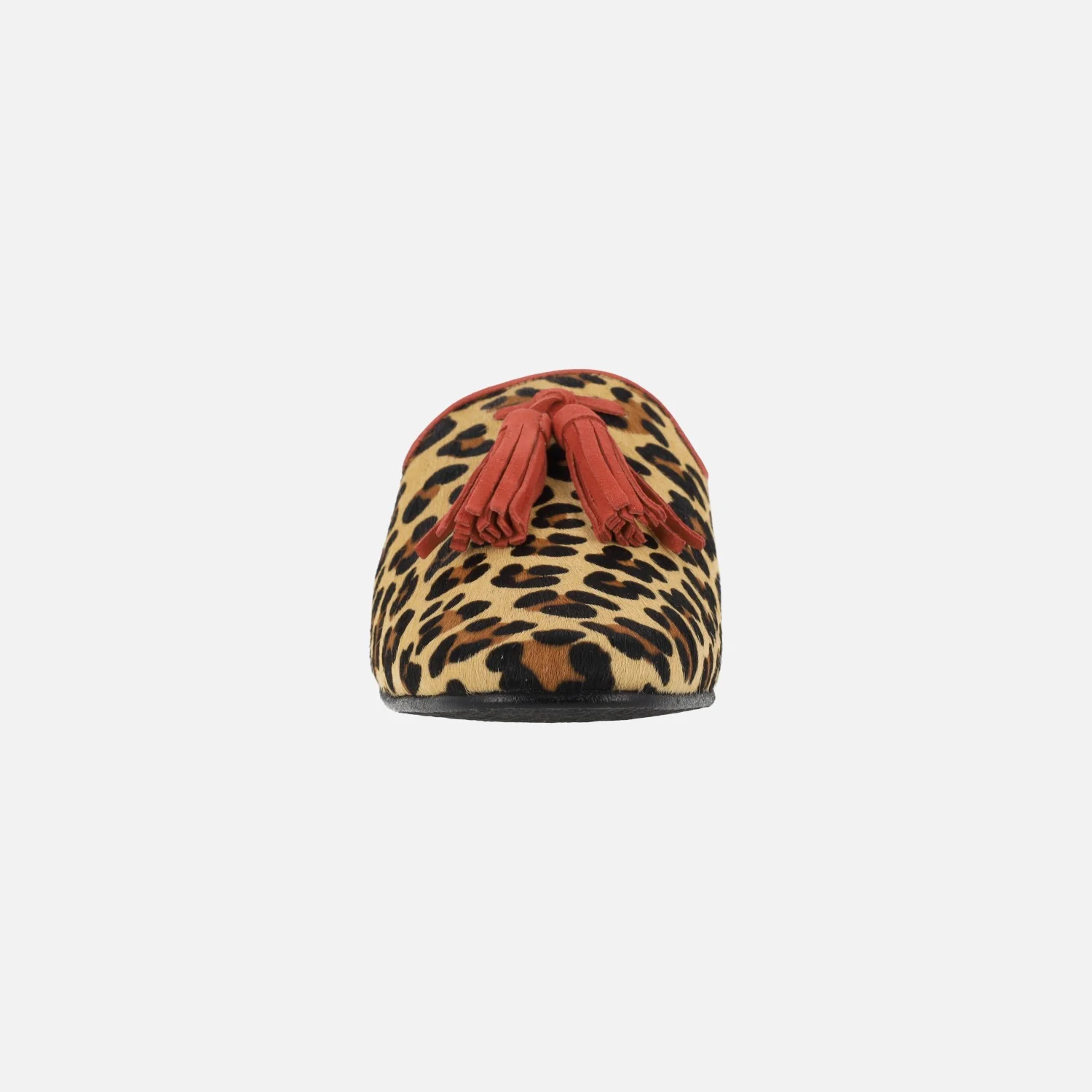 Zuecos mules en animal print leopardo con borlas rojas - Image 5