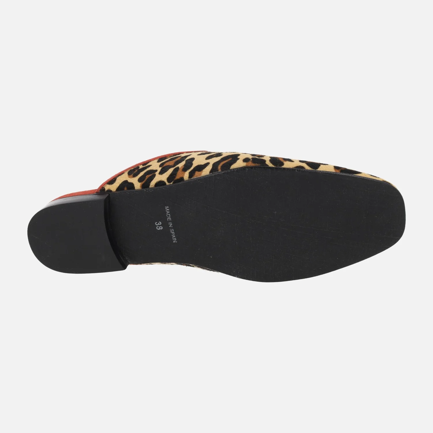 Zuecos mules en animal print leopardo con borlas rojas - Image 6